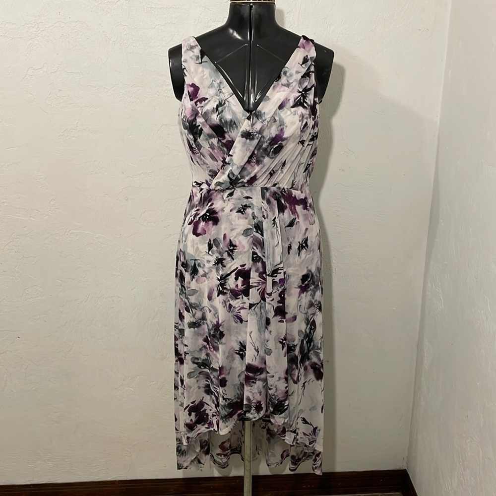 Simply Vera Verawang Floral Sleeveless V-Neck Dress Purple and White